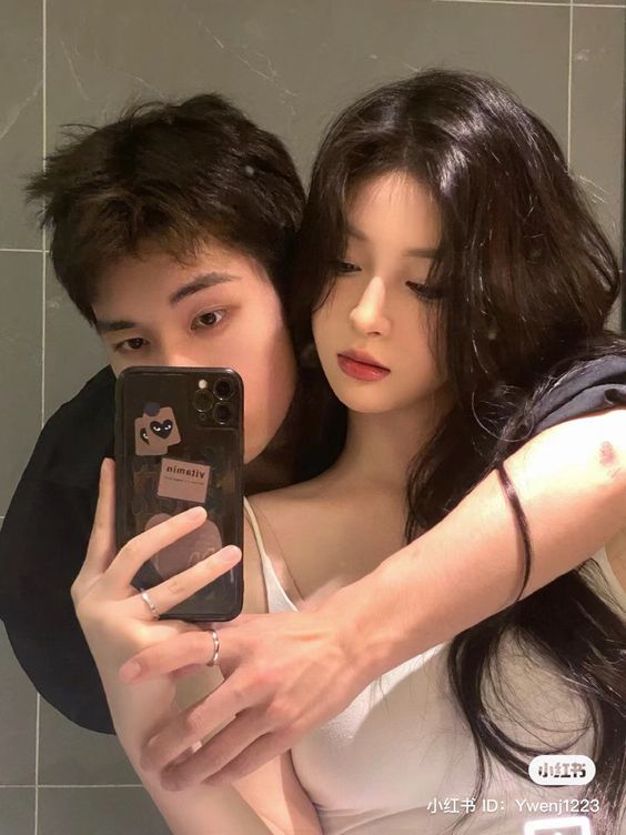 YÊU EM TỪ LẦN ĐẦU TIÊN