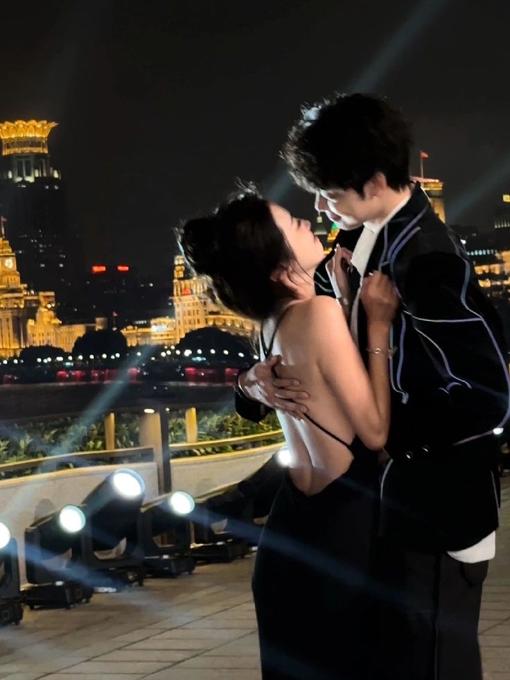 QUÂN SƯ TÌNH YÊU CHO BẠN THÂN