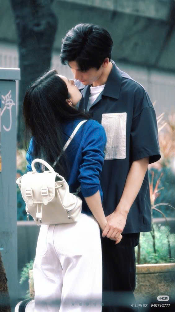 Tình Cũ Không Rủ Cũng Tới